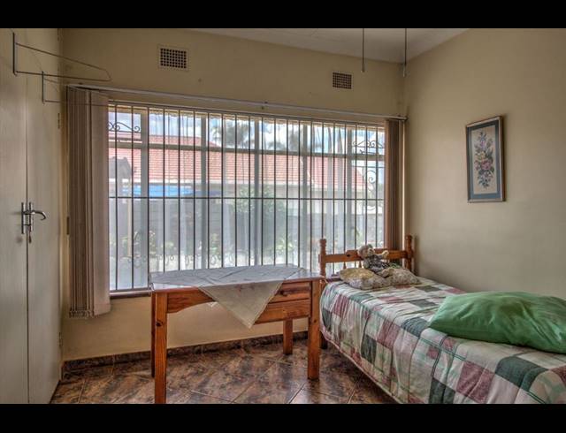 3 BEDROOM HOUSE FOR SALE IN KEMPTON PARK AH